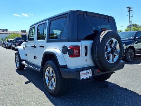 Used 2018 Jeep Wrangler Unlimited Sahara AWD/4WD image 21