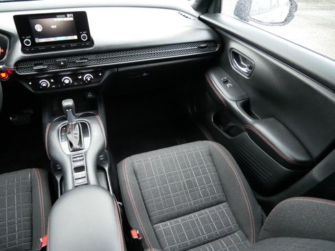 Used 2024 Honda HR-V Sport image 11