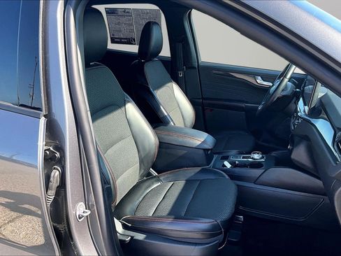 Used 2024 Ford Escape ST-Line w/ Tech Pack #1 AWD/4WD image 7
