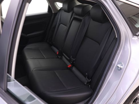 Used 2024 Honda Civic EX-L image 9