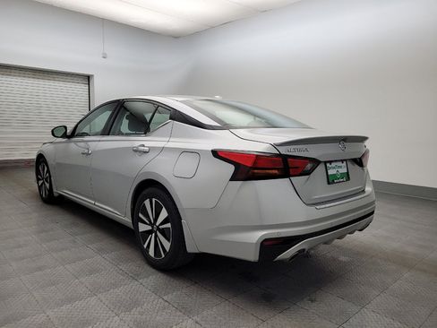 Used 2020 Nissan Altima 2.5 SV image 5