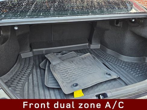 Used 2024 Toyota Camry SE image 10