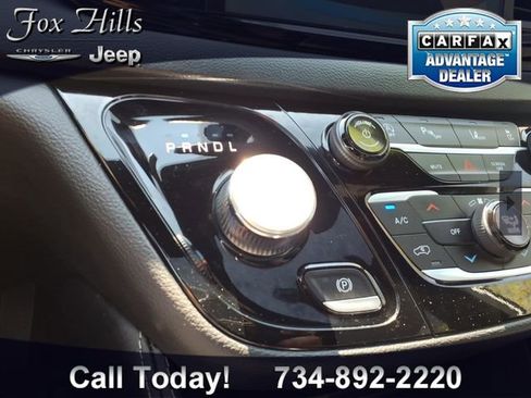 Certified 2026 Chrysler Pacifica Limited FWD image 25