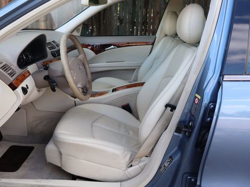 Used 2005 Mercedes-Benz E 320 4MATIC Sedan image 19