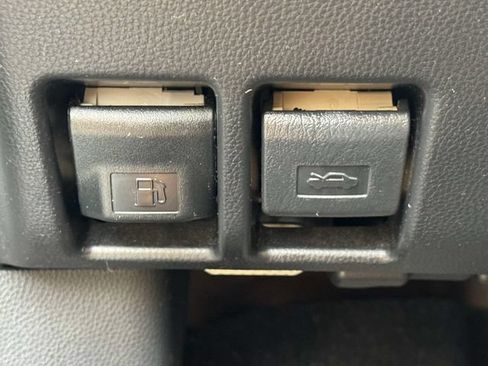 Used 2020 Toyota RAV4 LE w/ All Weather Liner Package AWD/4WD image 25