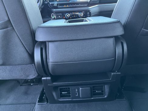 Used 2025 GMC Sierra 1500 SLT AWD/4WD image 36