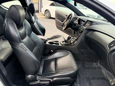 Used 2013 Hyundai Genesis 3.8 image 13