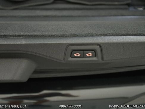 Used 2022 BMW X7 xDrive40i w/ M Sport Package image 51