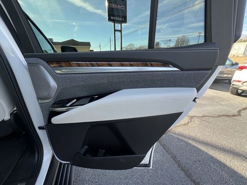 Certified 2025 Cadillac Escalade Sport Platinum image 15