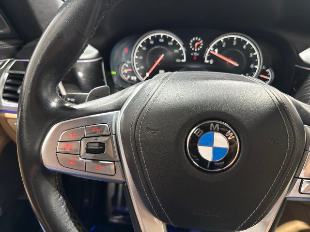 Used 2016 BMW 750i xDrive AWD/4WD image 21