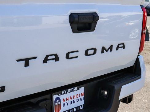 Used 2026 Toyota Tacoma TRD Off-Road AWD/4WD image 12