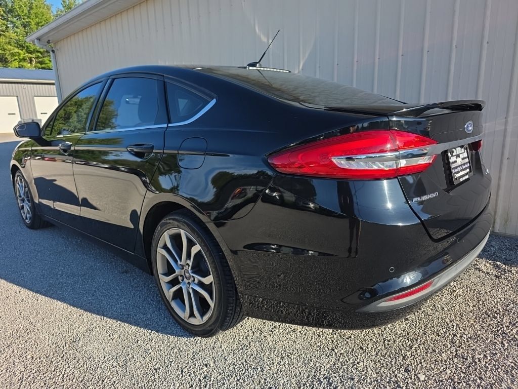 Used 2017 Ford Fusion SE w/ Equipment Group 201A FWD image 7
