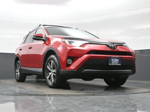 Used 2017 Toyota RAV4 XLE w/ Plus Special Value Package AWD/4WD image 31