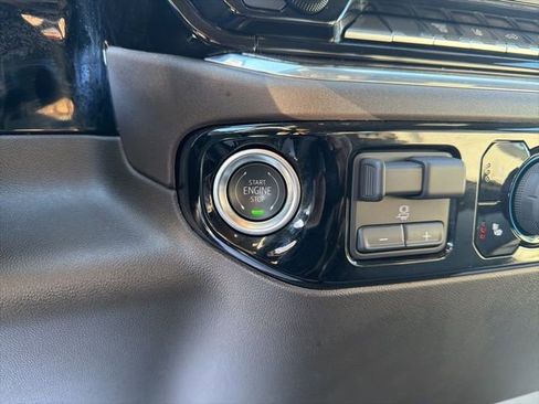 Used 2025 Chevrolet Silverado 2500 LT w/ Convenience Package image 19