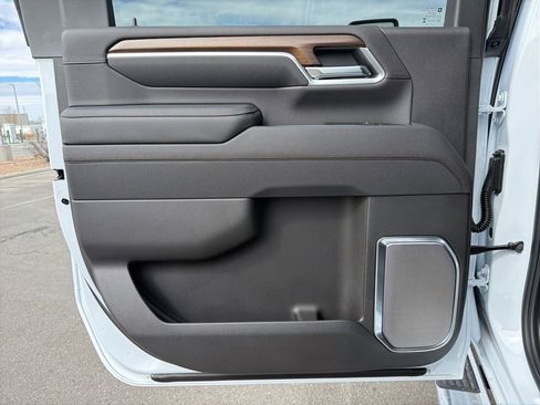 New 2026 Chevrolet Silverado 3500 High Country w/ High Country Premium Package AWD/4WD image 27