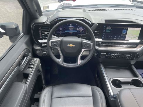 Used 2025 Chevrolet Silverado 3500 LTZ w/ LTZ Plus Package AWD/4WD image 2