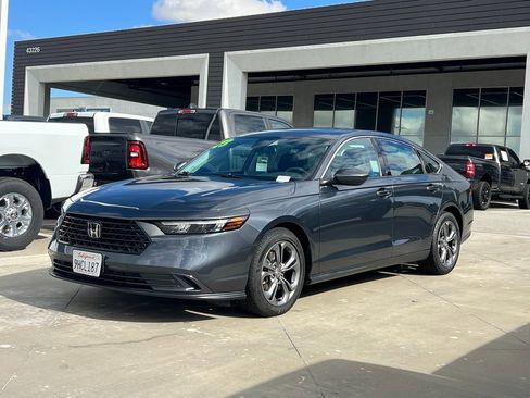 Used 2023 Honda Accord EX image 2