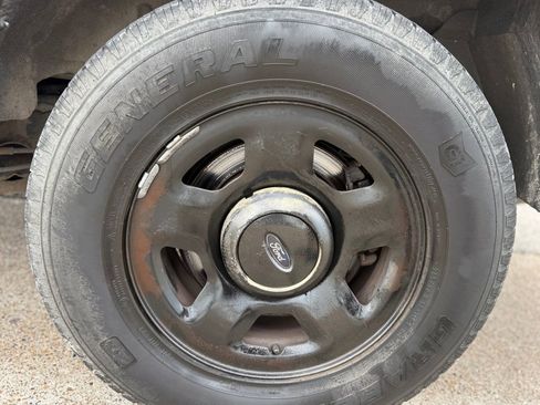 Used 2004 Ford Expedition XLT RWD image 24