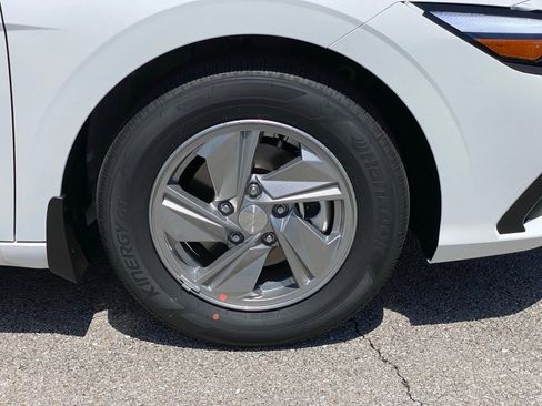 New 2026 Hyundai Elantra SE FWD image 35
