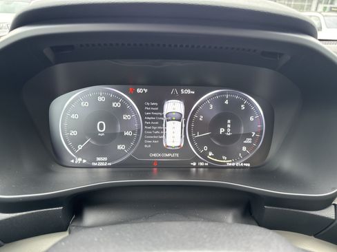 Used 2021 Volvo XC40 T5 Inscription w/ Advanced Package AWD/4WD image 18