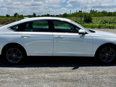 Used 2023 Honda Accord EX image 6