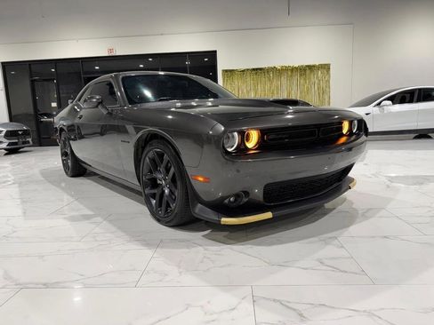 Used 2022 Dodge Challenger R/T w/ Blacktop Package image 25