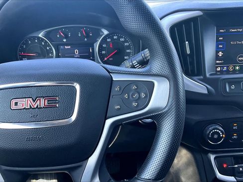 Used 2022 GMC Terrain SLE FWD image 24