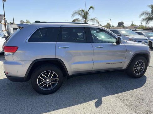 Used 2017 Jeep Grand Cherokee Limited w/ Luxury Group II RWD image 4
