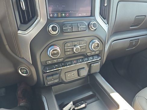 Used 2020 GMC Sierra 1500 SLT w/ SLT Premium Package AWD/4WD image 22