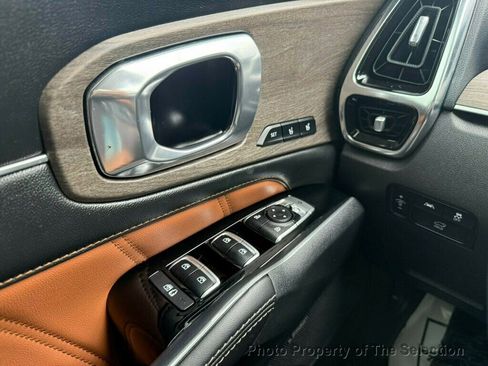 Used 2023 Kia Sorento SX Prestige image 33