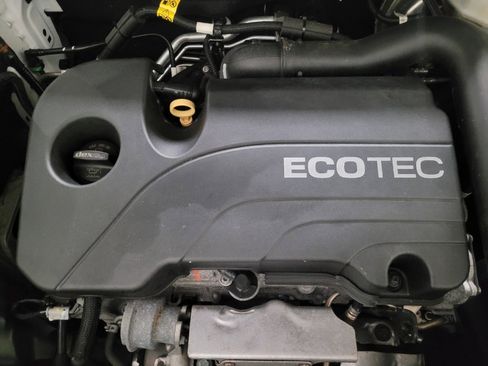 Used 2020 Chevrolet Equinox LS image 30