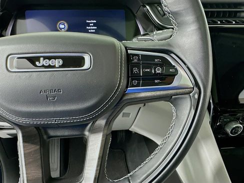 Used 2022 Jeep Grand Cherokee Overland w/ Advanced Protech Group III image 44