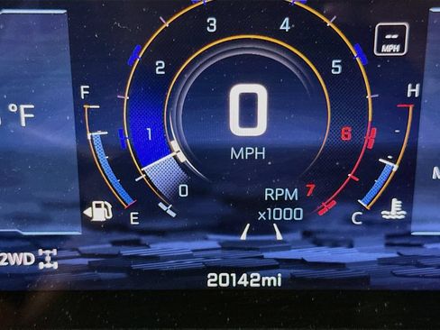 Used 2025 Chevrolet Tahoe Premier AWD/4WD image 12