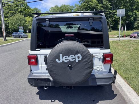 Used 2018 Jeep Wrangler Sport AWD/4WD image 4