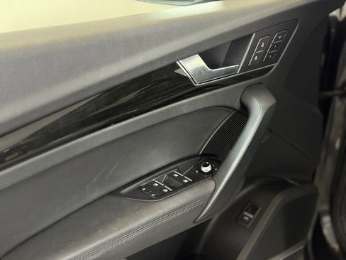 Used 2020 Audi Q5 Prestige w/ Prestige Package image 17