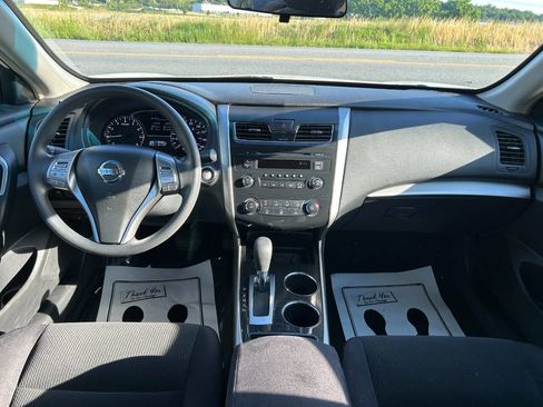 Used 2013 Nissan Altima 2.5 S FWD image 15