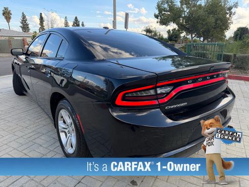 Used 2019 Dodge Charger SXT image 8