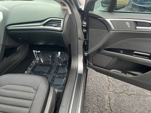 Used 2014 Ford Fusion SE FWD image 28