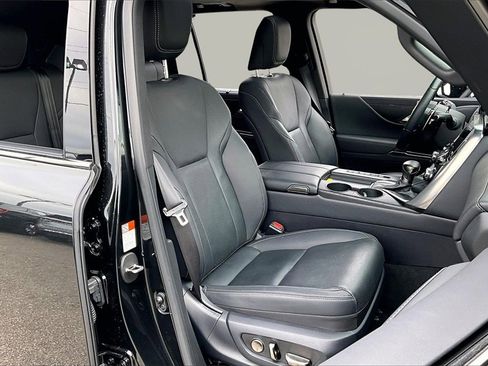 Used 2024 Lexus LX 600 4WD w/ Luxury Package image 7