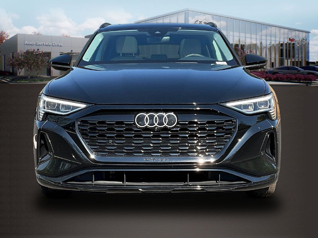 Used 2024 Audi Q8 e-tron Premium AWD/4WD image 2