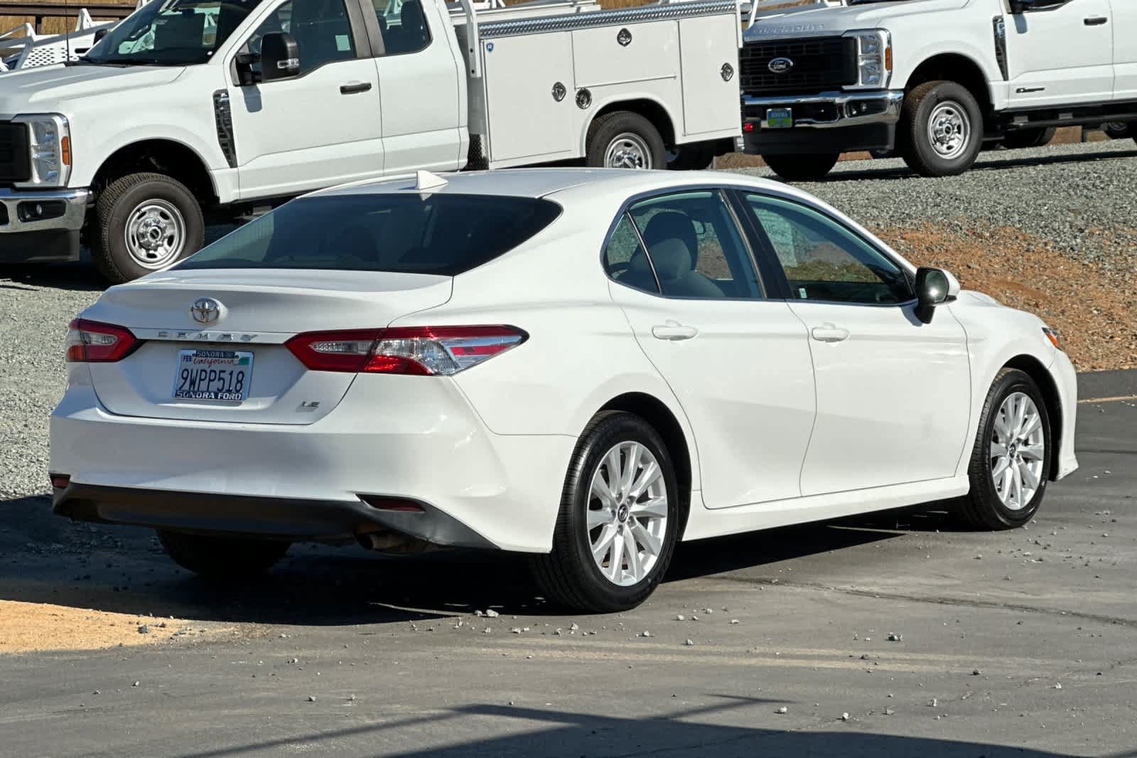 Used 2020 Toyota Camry LE FWD image 4