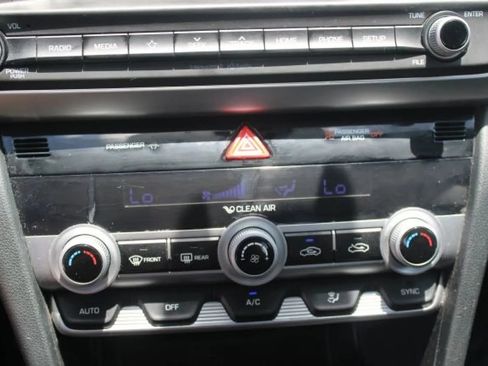 Used 2020 Hyundai Elantra SEL w/ Cargo Package (C1) FWD image 16