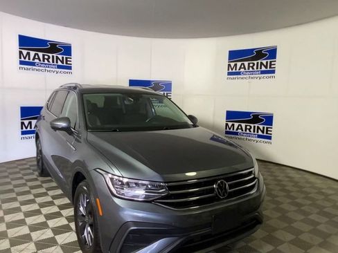 Used 2023 Volkswagen Tiguan SE AWD/4WD image 4