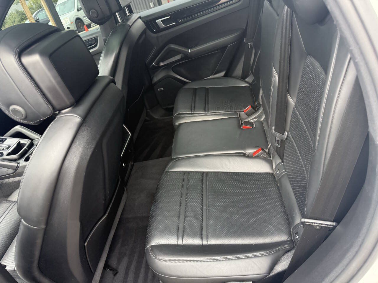 Used 2019 Porsche Cayenne AWD/4WD image 21