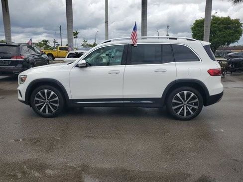 Used 2023 Mercedes-Benz GLB 250 w/ Premium Package image 8