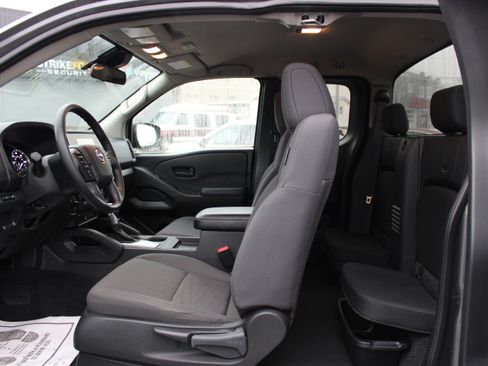 Certified 2025 Nissan Frontier S image 11