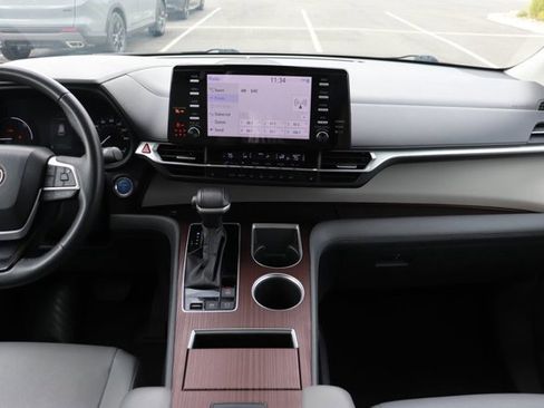 Used 2023 Toyota Sienna XLE image 14