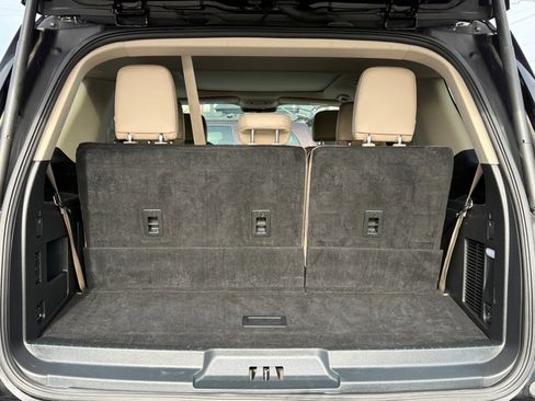 Used 2023 Ford Expedition Limited image 12