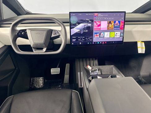 Used 2024 Tesla Cybertruck AWD Crew Cab image 21