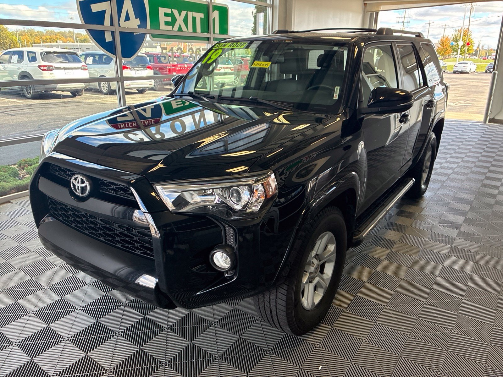 Used 2019 Toyota 4Runner SR5 Premium RWD image 3